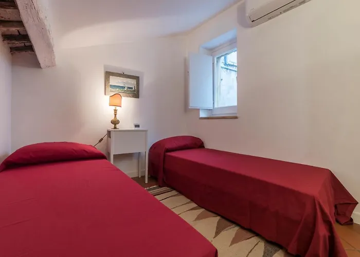 Three Bedrooms In World-famous Via Giulia - Fromhometorome Roma
