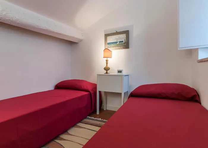 Three Bedrooms In World-famous Via Giulia - Fromhometorome *
