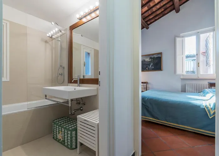Apartamento Three Bedrooms In World-famous Via Giulia - Fromhometorome *